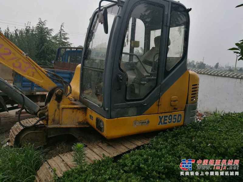 河南出售转让二手5000小时2012年徐工XE65D挖掘机