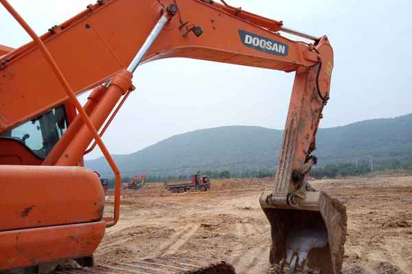 安徽出售转让二手12063小时2010年斗山DH220LC挖掘机