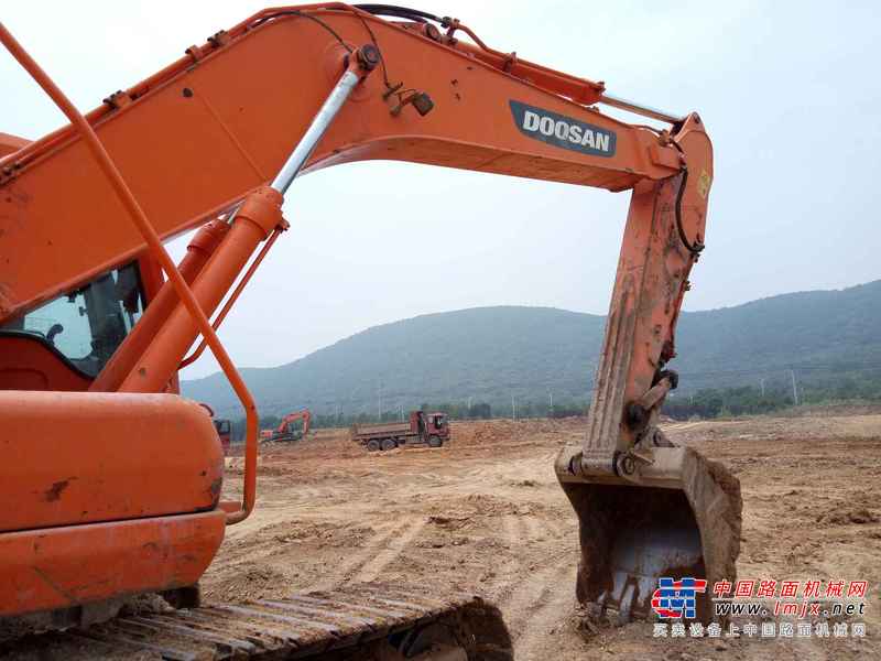 安徽出售转让二手12063小时2010年斗山DH220LC挖掘机