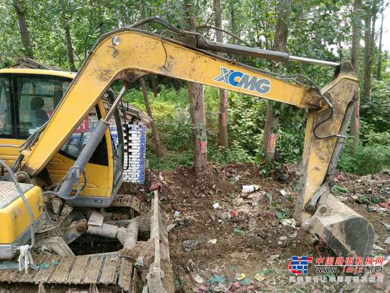 河南出售转让二手7445小时2014年徐工XE85C挖掘机