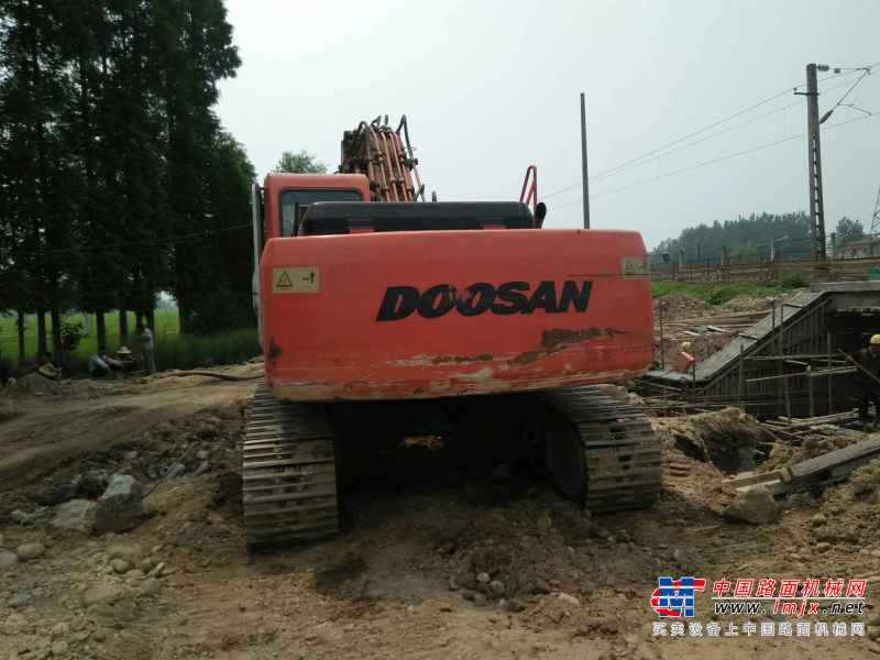 陕西出售转让二手5000小时2010年斗山DH225LC挖掘机