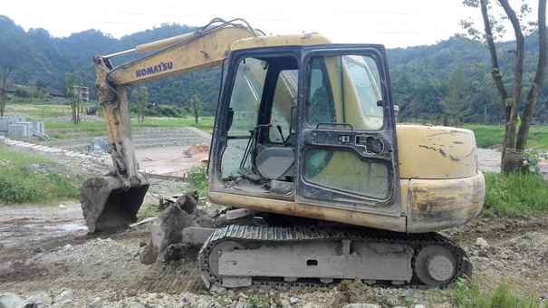 贵州出售转让二手12000小时2009年小松PC60挖掘机