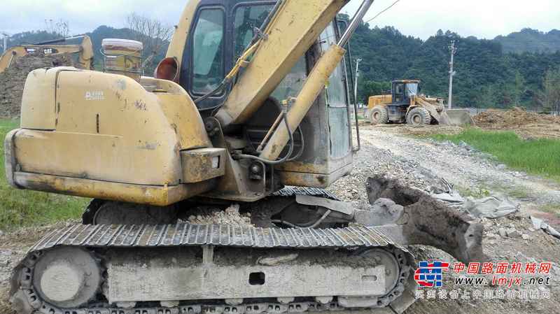 贵州出售转让二手12000小时2009年小松PC60挖掘机