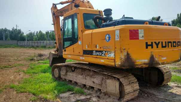 河北出售转让二手8000小时2009年现代R215挖掘机