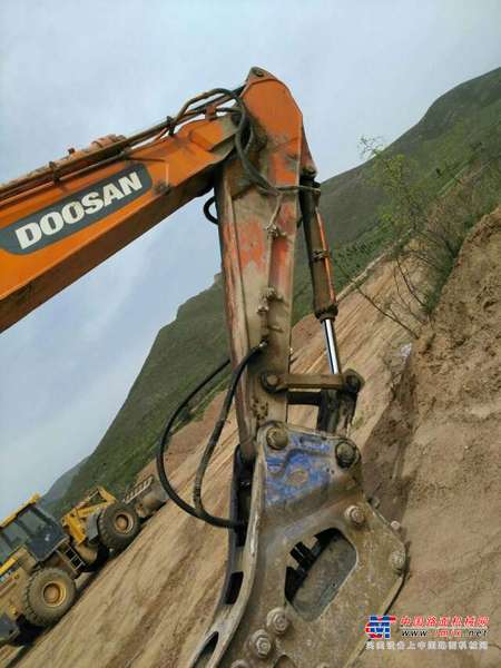 河南出售转让二手12000小时2009年斗山DH370LC挖掘机