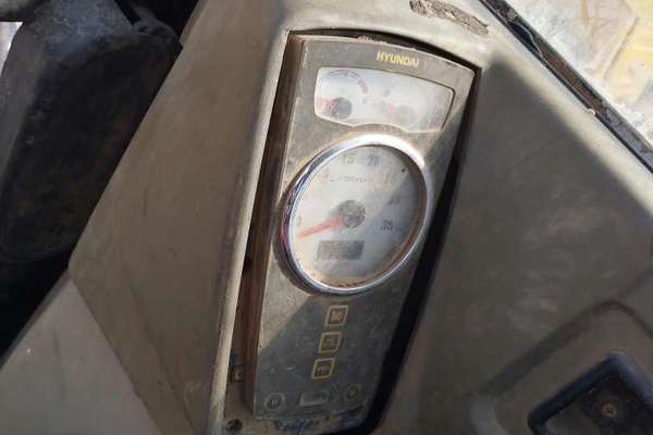 四川出售转让二手12000小时2009年现代R60挖掘机
