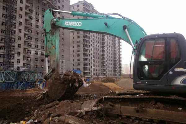 黑龙江出售转让二手7500小时2010年神钢SK260LC挖掘机