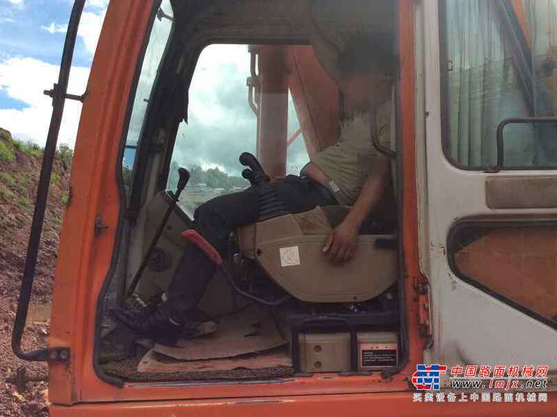 云南出售转让二手8200小时2011年斗山DH225LC挖掘机