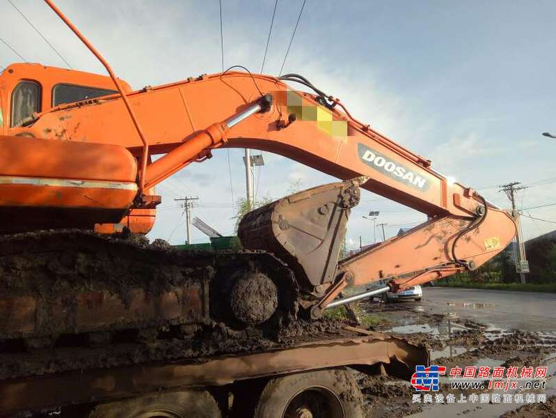 黑龙江出售转让二手13000小时2009年斗山DH225LC挖掘机