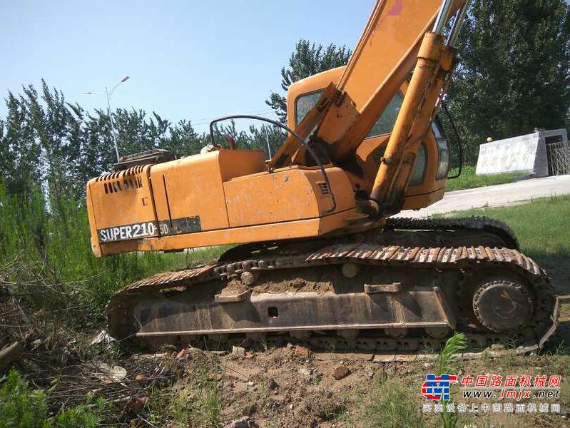 山东出售转让二手12000小时2004年现代R210挖掘机