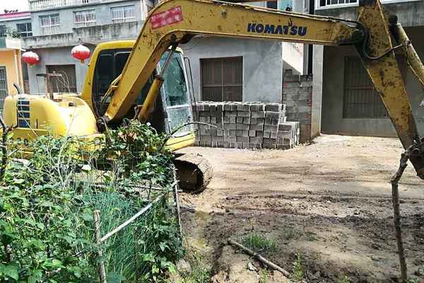 安徽出售转让二手13000小时2010年小松PC60挖掘机