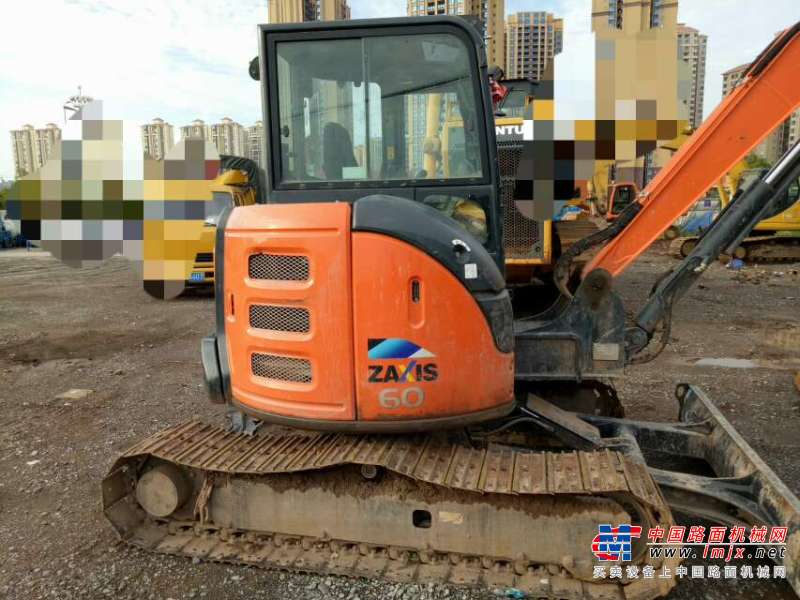四川出售转让二手3000小时2015年日立ZX55USR挖掘机