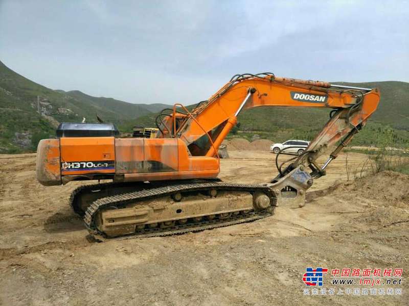 河南出售转让二手12000小时2009年斗山DH370LC挖掘机