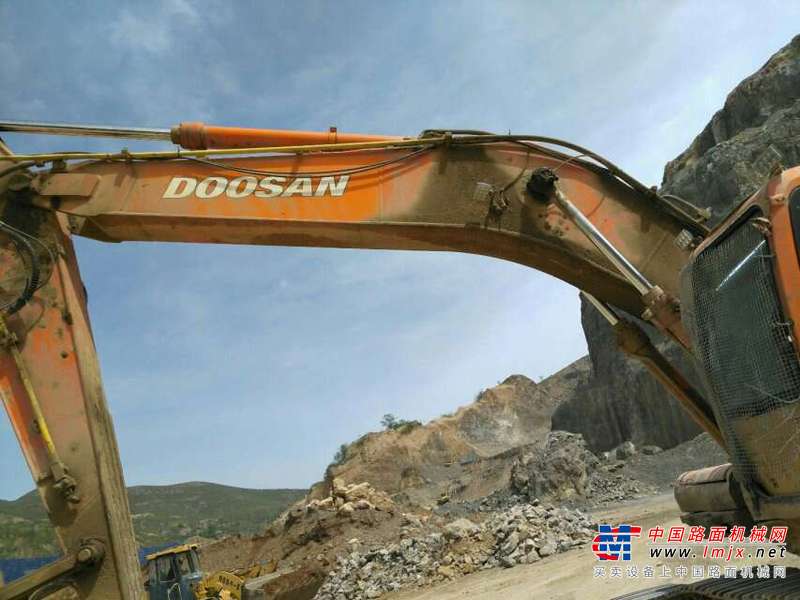 河南出售转让二手9800小时2010年斗山DH225LC挖掘机