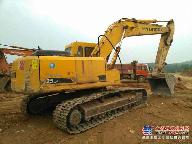 河南出售转让二手9380小时2007年现代R225挖掘机