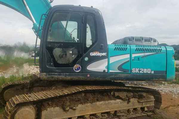 贵州出售转让二手9850小时2009年神钢SK260LC挖掘机