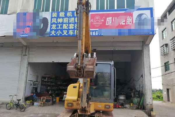 江西出售转让二手8000小时2011年徐工XE60挖掘机