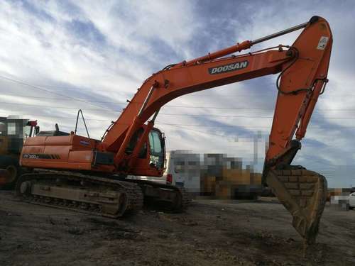 内蒙古出售转让二手7000小时2011年斗山DX300LC挖掘机