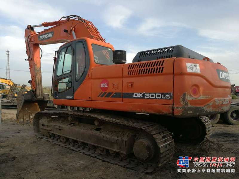 内蒙古出售转让二手7000小时2011年斗山DX300LC挖掘机