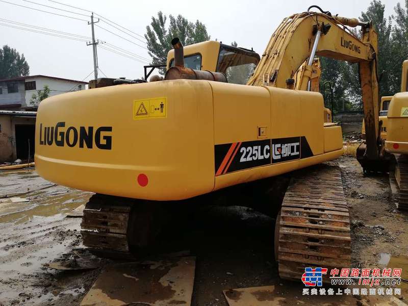 山东出售转让二手8532小时2010年柳工CLG220挖掘机