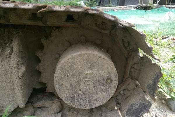 四川出售转让二手13500小时2008年现代R60挖掘机