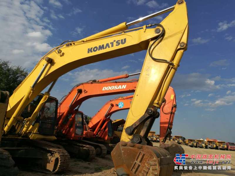 内蒙古出售转让二手15000小时2011年小松PC360挖掘机