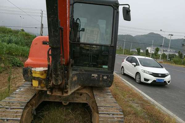 江西出售转让二手3800小时2015年斗山DX60挖掘机
