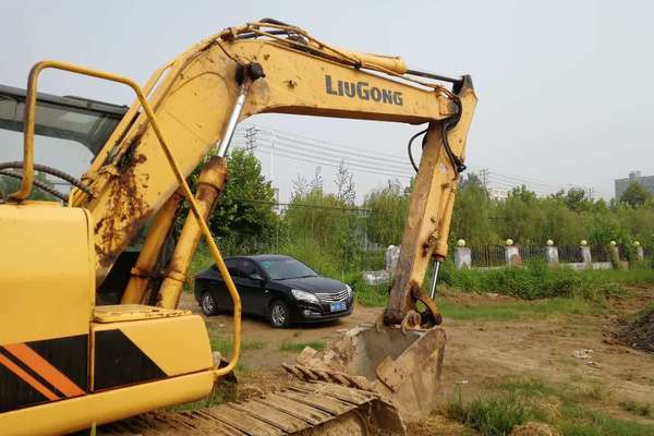 山东出售转让二手7852小时2010年柳工CLG915C挖掘机