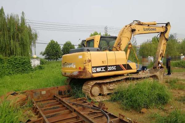 山东出售转让二手7852小时2010年柳工CLG915C挖掘机