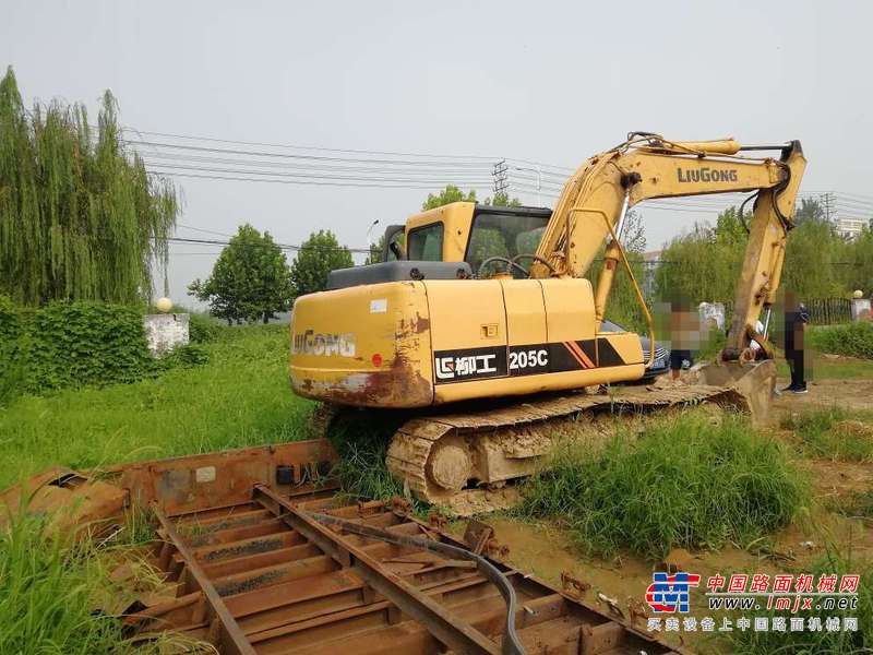 山东出售转让二手7852小时2010年柳工CLG915C挖掘机