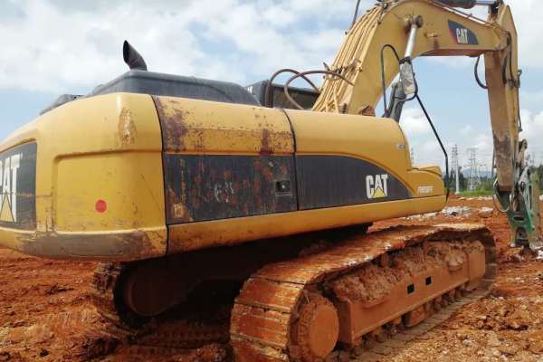 云南出售转让二手8000小时2008年卡特彼勒330D挖掘机