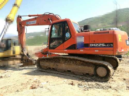 云南出售转让二手16706小时2008年斗山DH220挖掘机
