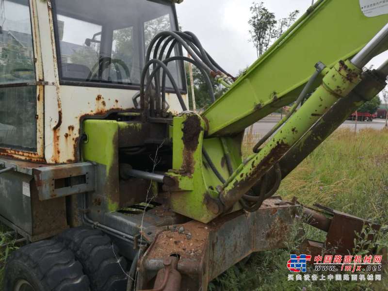 内蒙古出售转让二手4000小时2010年犀牛重工XNW51180挖掘机