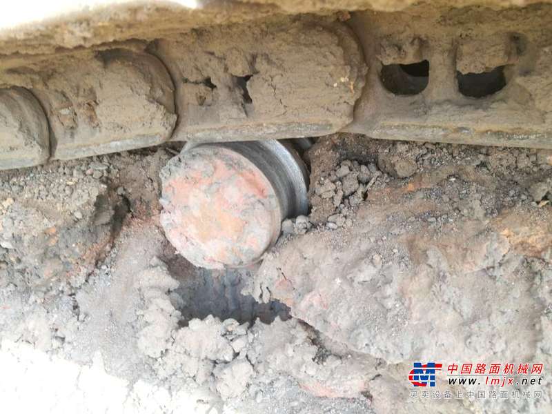 江西出售转让二手8000小时2011年现代R215挖掘机