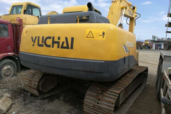 内蒙古出售转让二手8000小时2009年玉柴YC135挖掘机