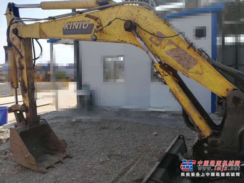 陕西出售转让二手4000小时2013年犀牛重工XNW51360挖掘机