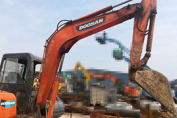 陕西出售转让二手8000小时2009年斗山DH55挖掘机