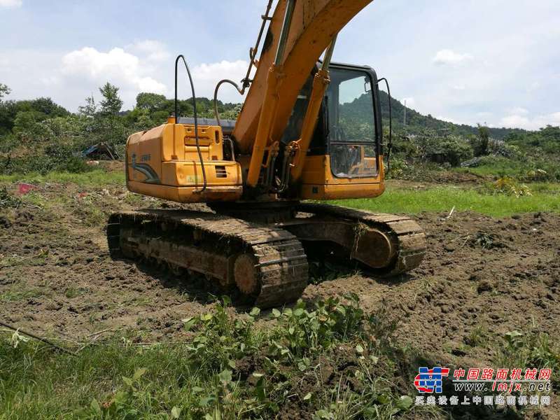 江西出售转让二手7000小时2011年龙工LG6215挖掘机