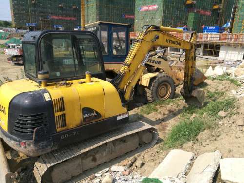 四川出售转让二手3000小时2013年现代R60挖掘机