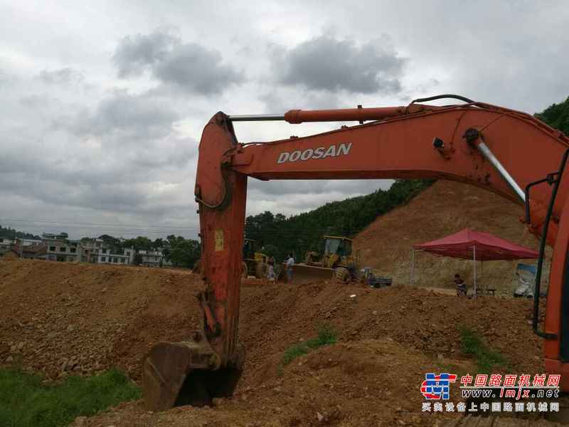 江西出售转让二手15000小时2008年斗山DH225挖掘机