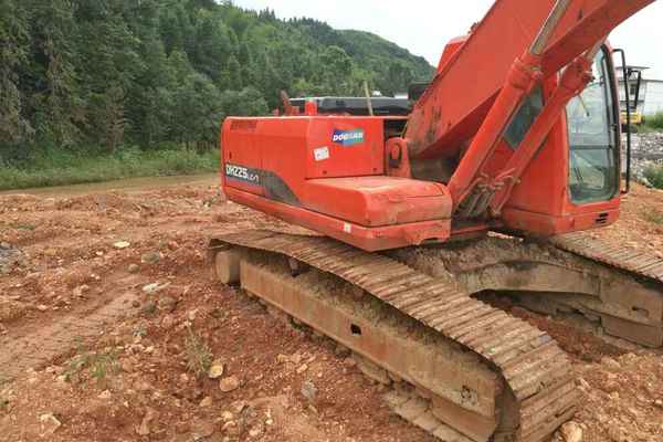 江西出售转让二手15000小时2008年斗山DH225挖掘机