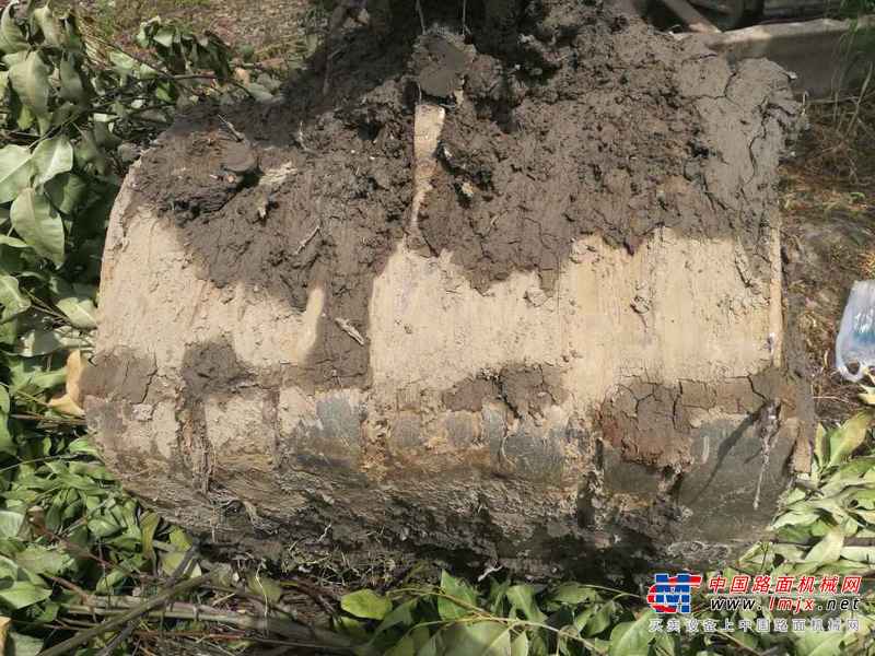 四川出售转让二手11000小时2008年现代R60挖掘机