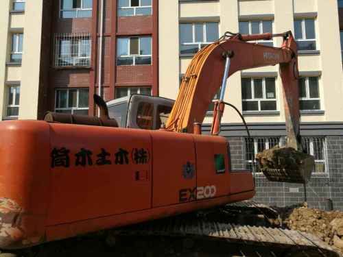 黑龙江出售转让二手12000小时2003年日立EX200HHE挖掘机