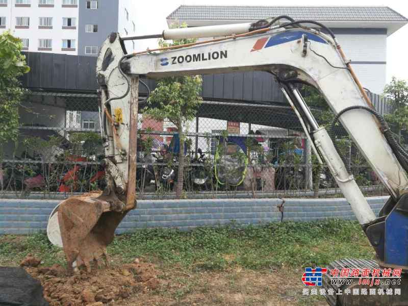 四川出售转让二手5800小时2011年中联重科ZE60E挖掘机