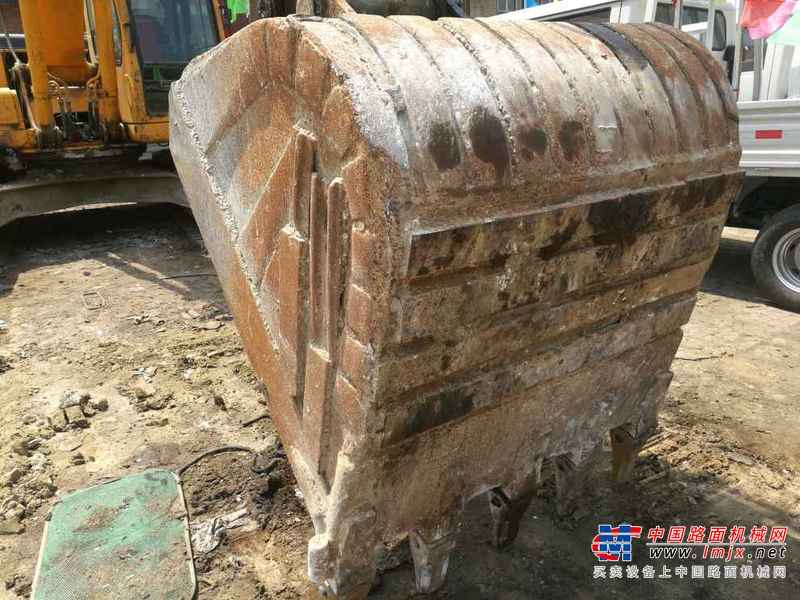 辽宁出售转让二手8000小时2006年现代R225LC挖掘机