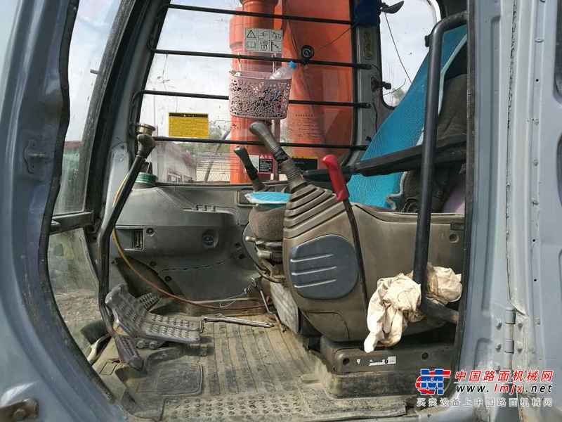 黑龙江出售转让二手15000小时2003年日立EX200挖掘机