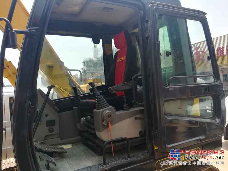 陕西出售转让二手2000小时2012年现代R80挖掘机