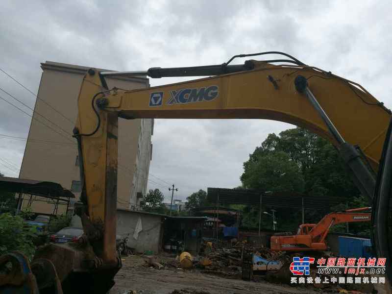江西出售转让二手10000小时2010年徐工XE260C挖掘机