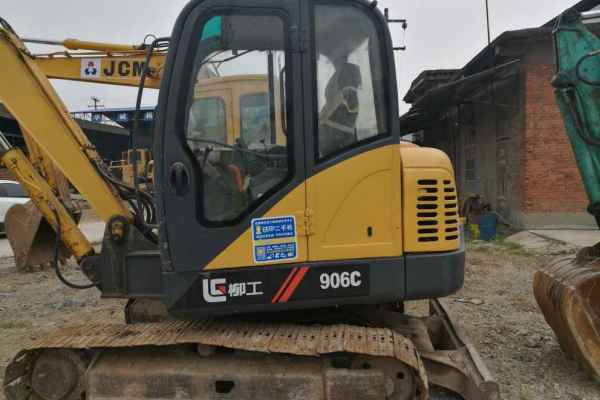 四川出售转让二手8000小时2011年柳工CLG906C挖掘机