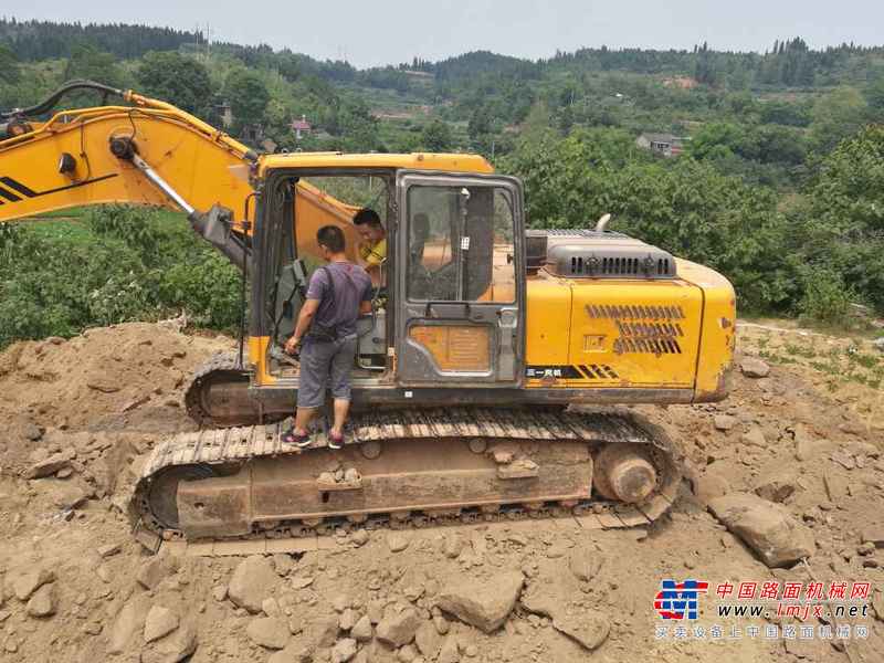 四川出售转让二手6200小时2012年三一重工SY210C挖掘机